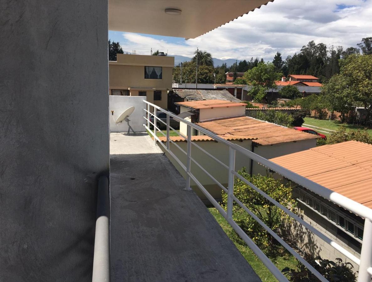 Tababela Airport B&B Dış mekan fotoğraf