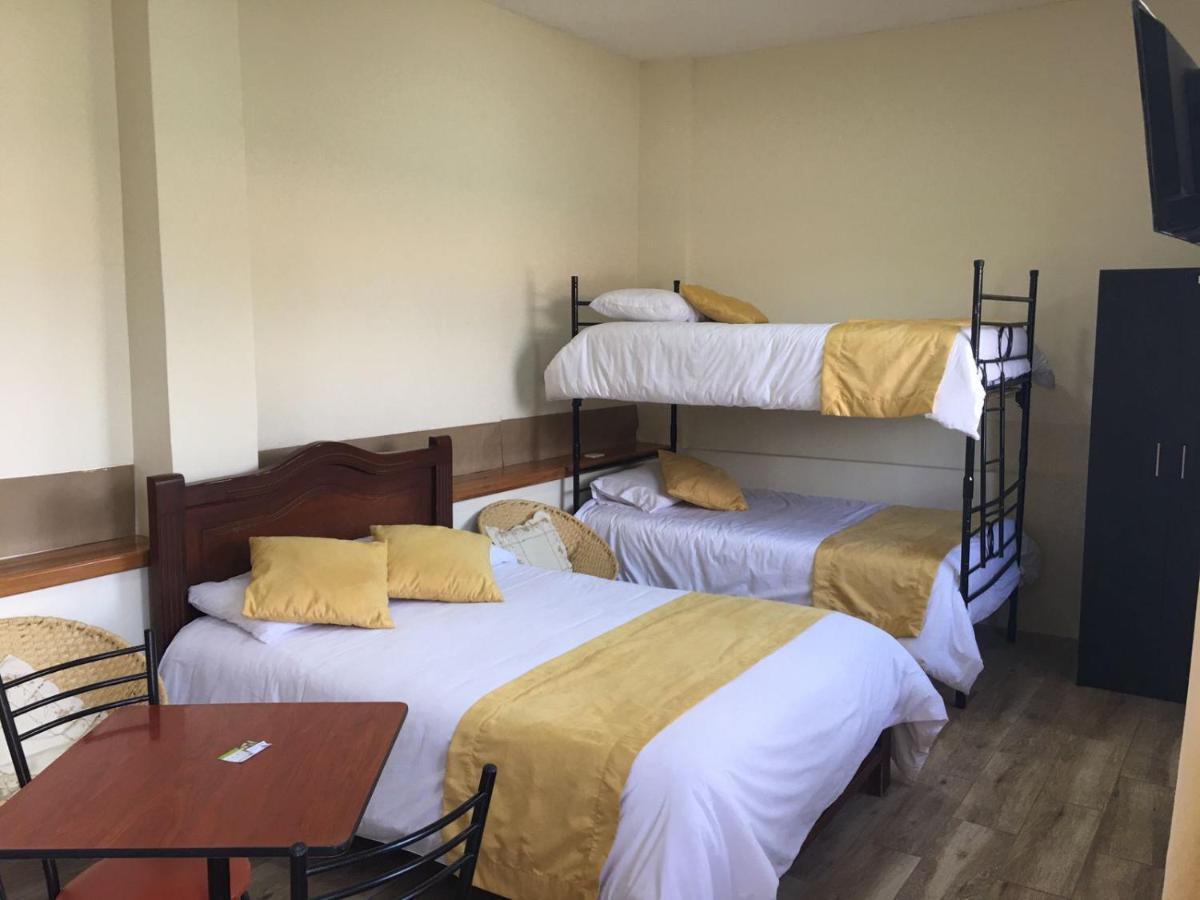 Tababela Airport B&B Dış mekan fotoğraf