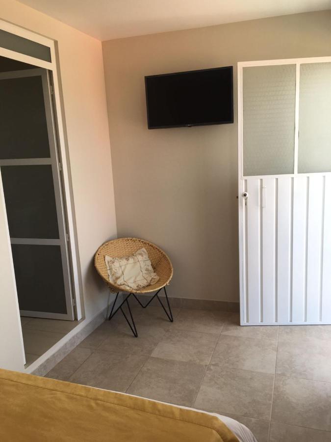 Tababela Airport B&B Dış mekan fotoğraf